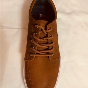 This Nautica shoe is in great condition.